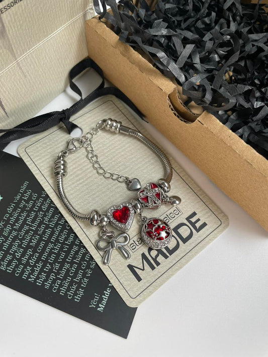 Lover’s Embrace Bracelet collection