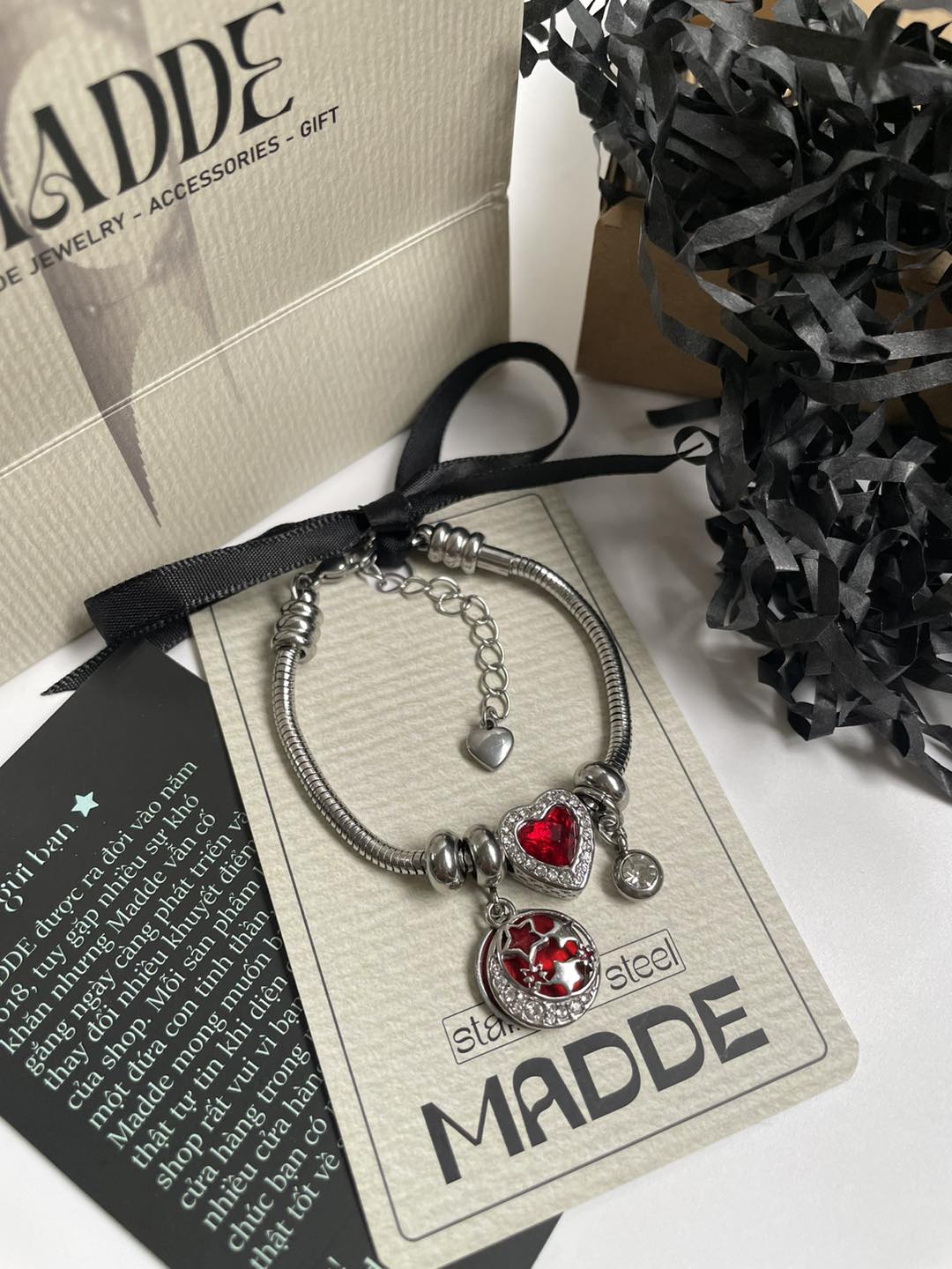 Lover’s Embrace Bracelet collection